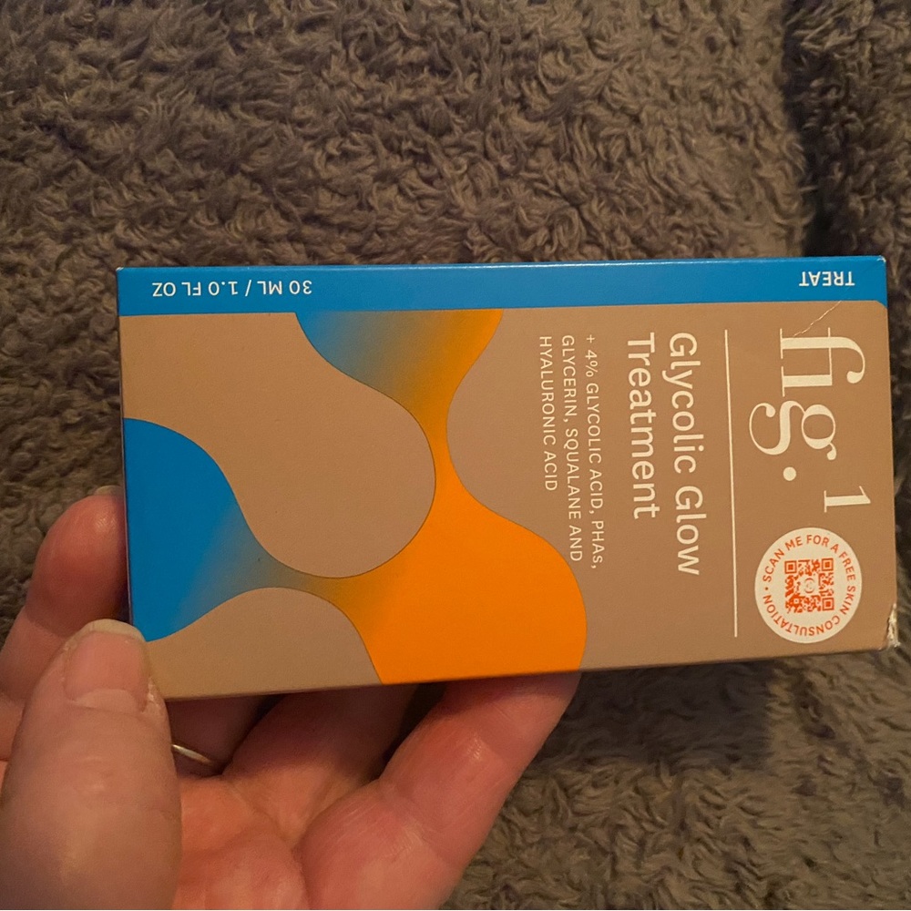 Fig.1 glycolic glow treatment.  New in box
